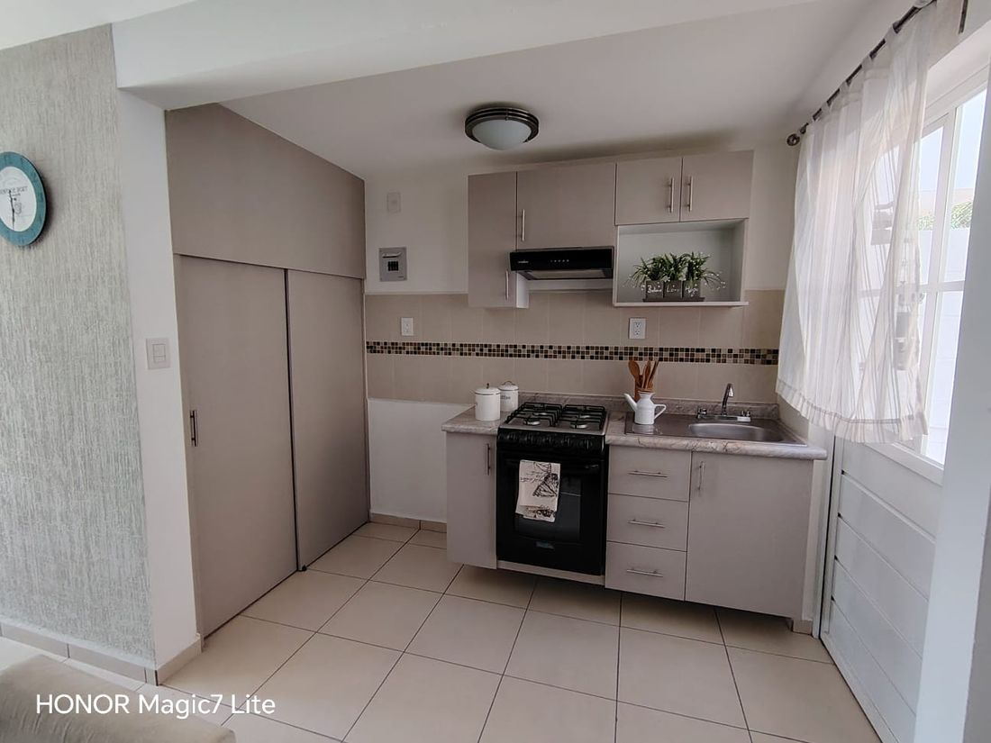 La cocina de la casa muestra