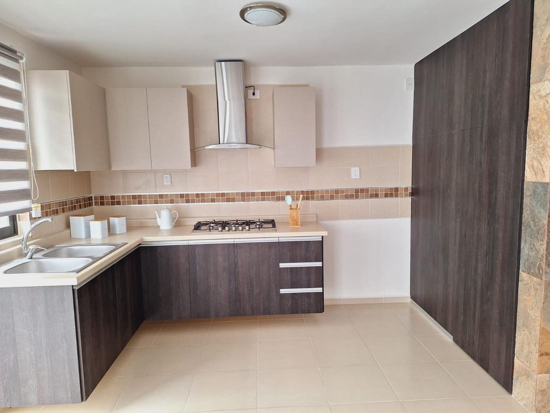 La cocina de la casa muestra